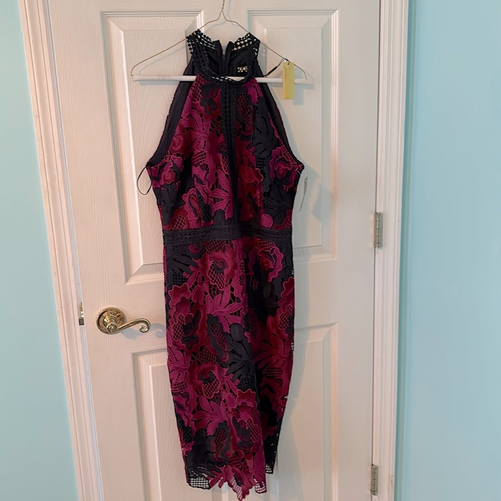 Alexa Amdor size 6 sleeveless cocktail dress.